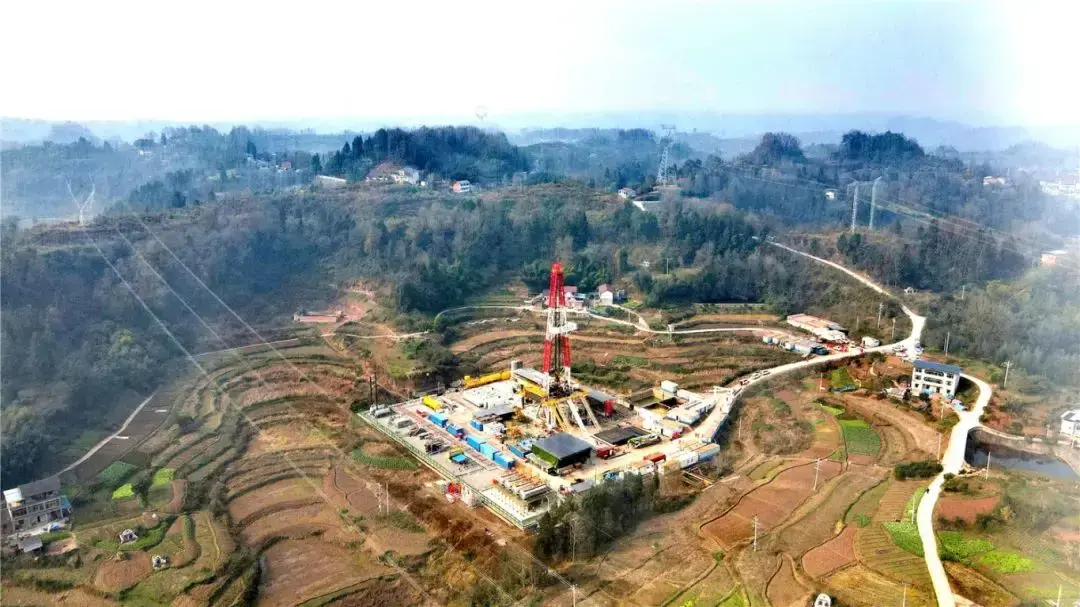 Enhancing wellbore stability in shale sections Enhancing wellbore stability in shale sections